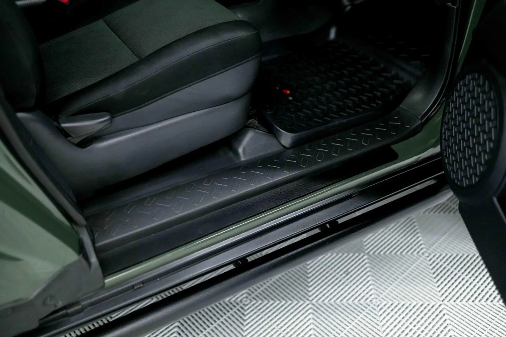 30k-Mile 2011 Toyota FJ Cruiser Trail Teams