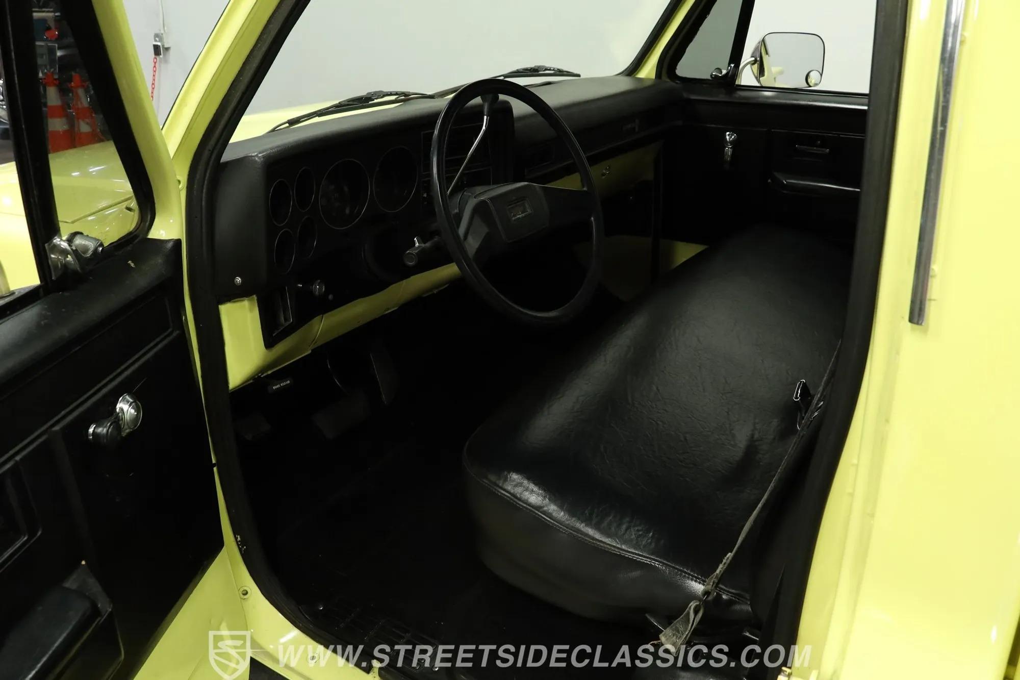 1987 Chevrolet C10 Custom Deluxe Stepside