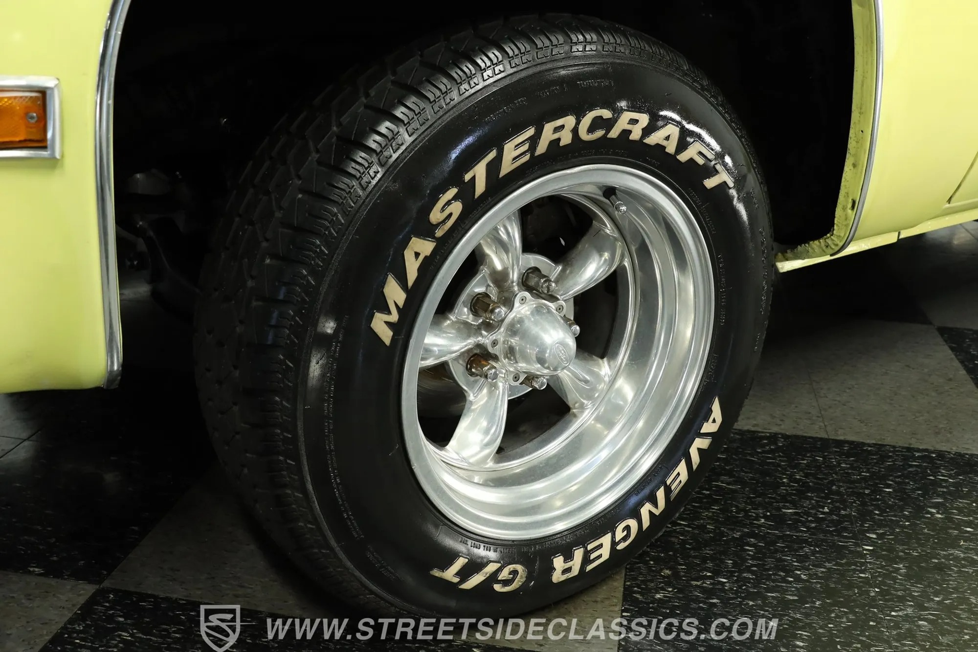 1987 Chevrolet C10 Custom Deluxe Stepside