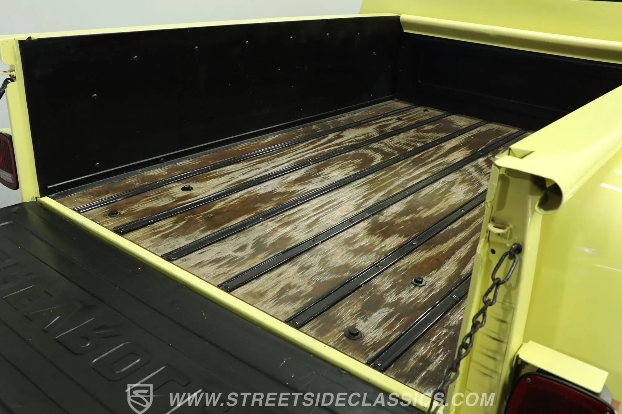 1987 Chevrolet C10 Custom Deluxe Stepside