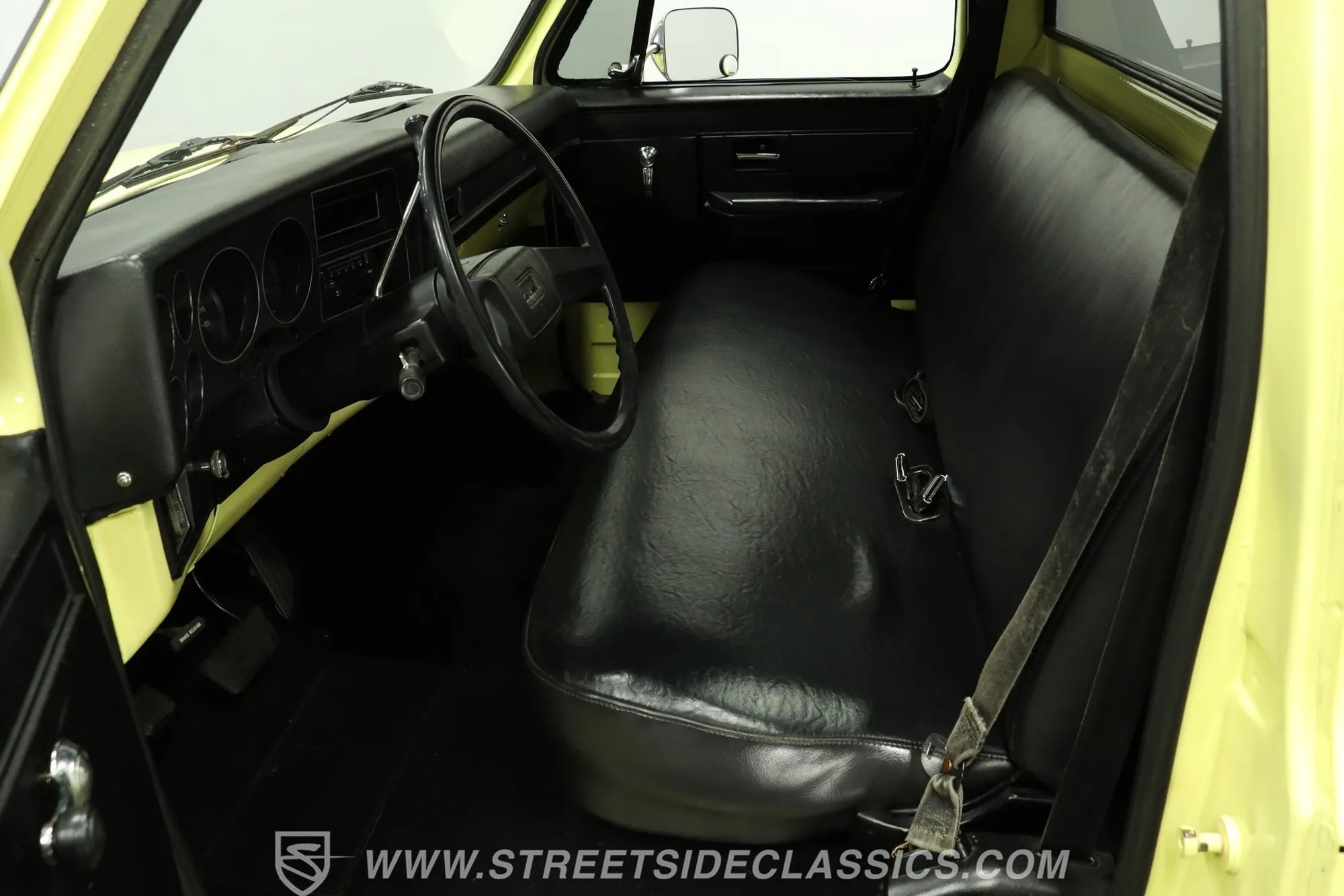 1987 Chevrolet C10 Custom Deluxe Stepside