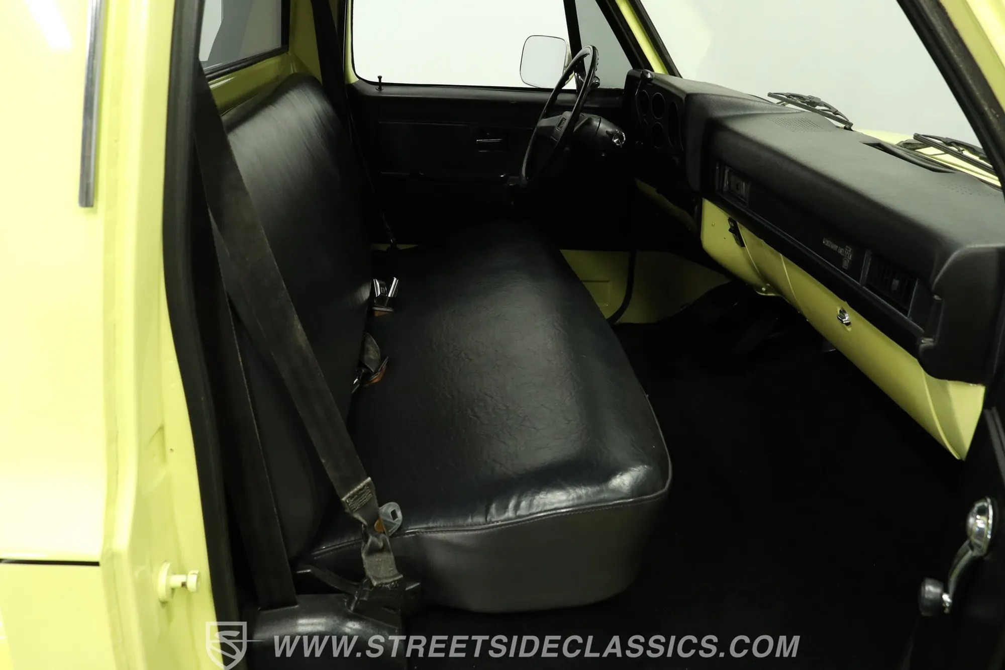 1987 Chevrolet C10 Custom Deluxe Stepside