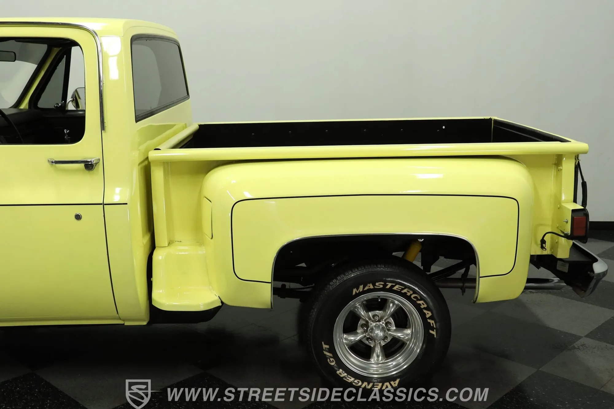 1987 Chevrolet C10 Custom Deluxe Stepside