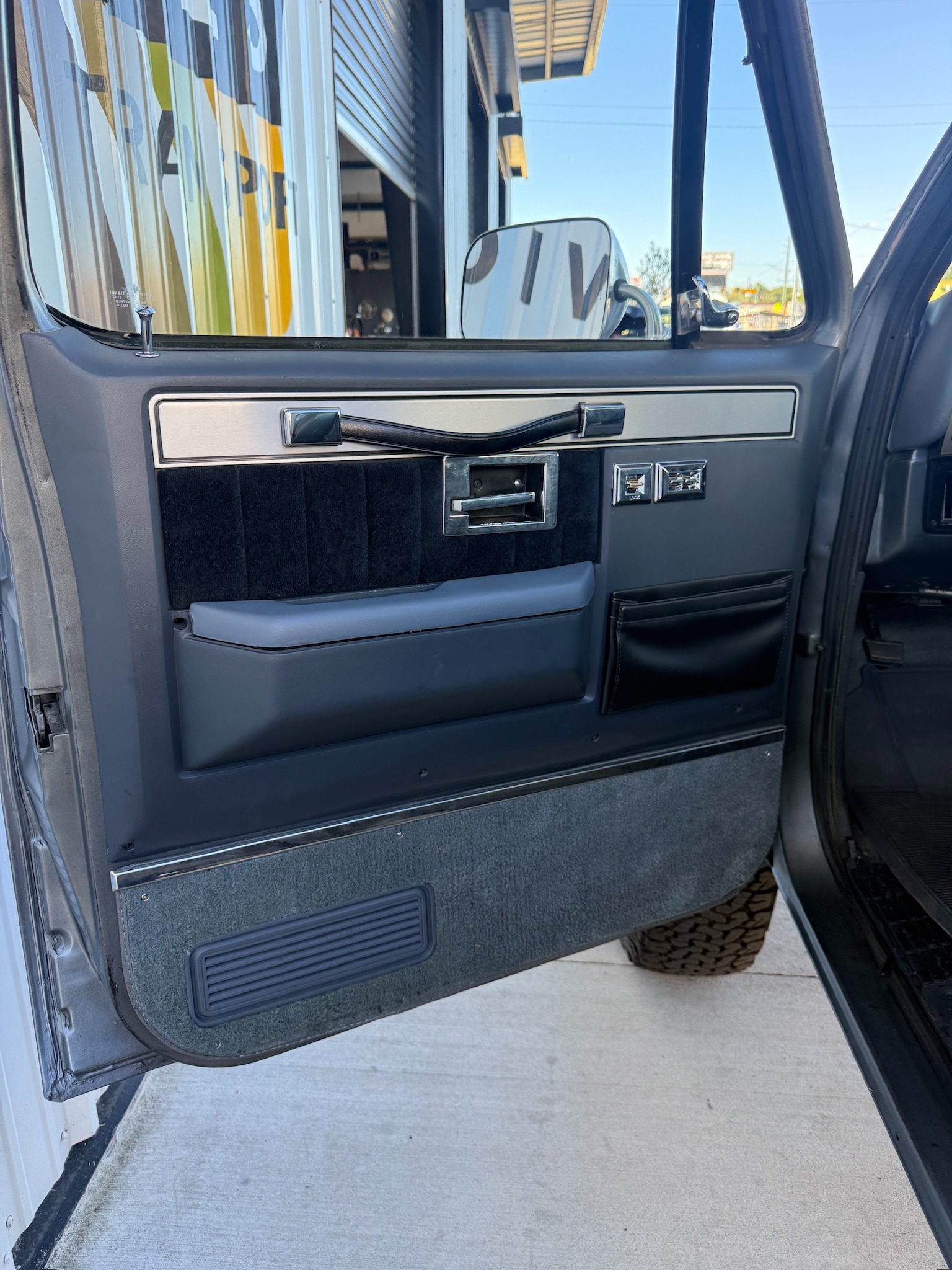 1987 GMC Sierra Classic V-15