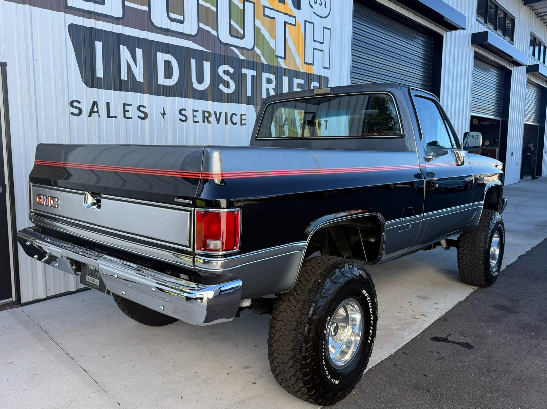 1987 GMC Sierra Classic V-15 - 4