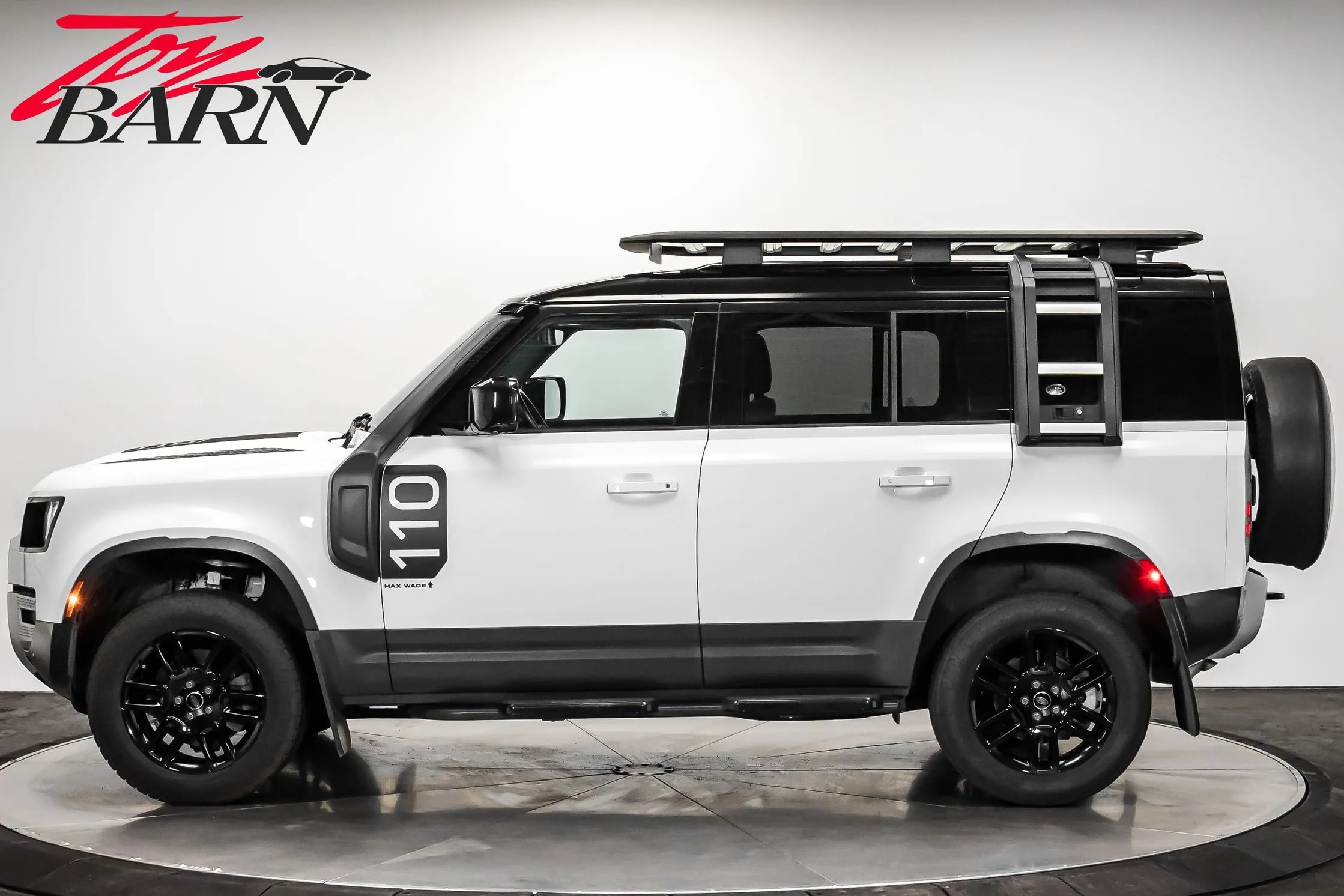 2024 Land Rover Defender 110 S - 4