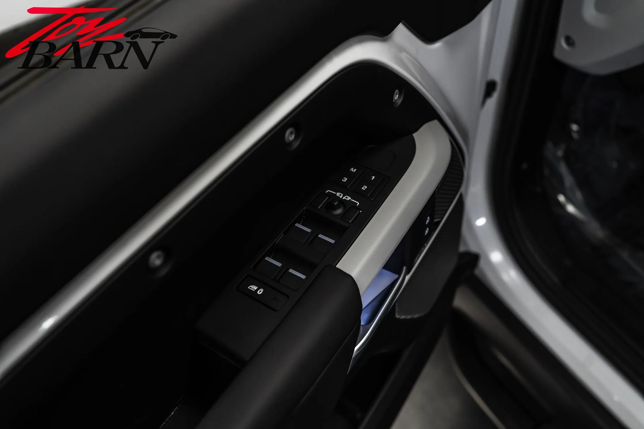 2024 Land Rover Defender 110 S