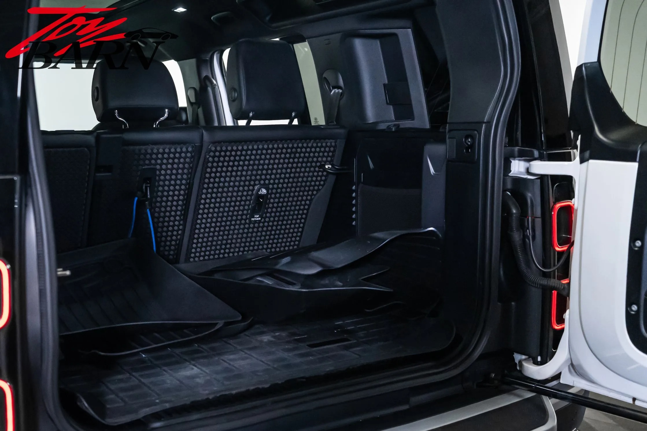 2024 Land Rover Defender 110 S