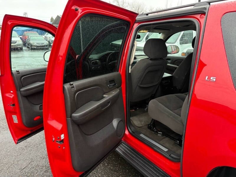 45k-Mile 2007 Chevrolet Suburban LS 2500