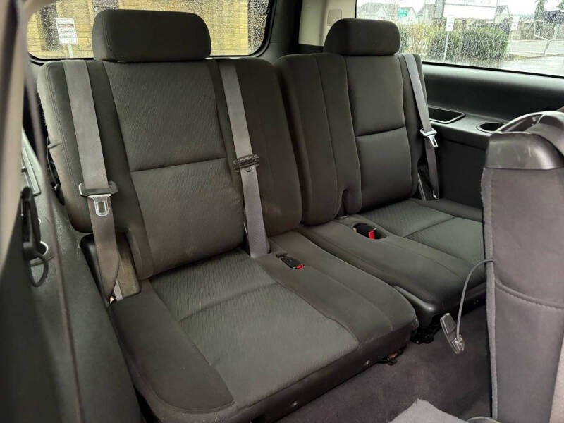 45k-Mile 2007 Chevrolet Suburban LS 2500