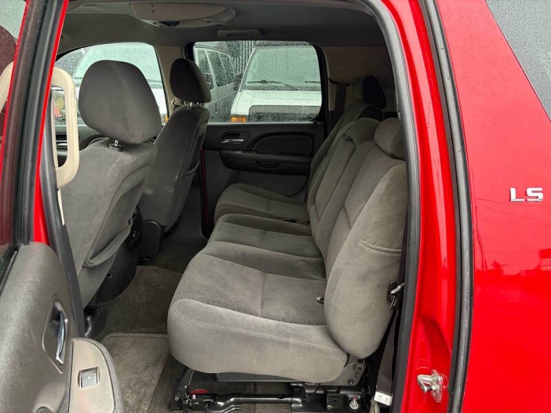 45k-Mile 2007 Chevrolet Suburban LS 2500