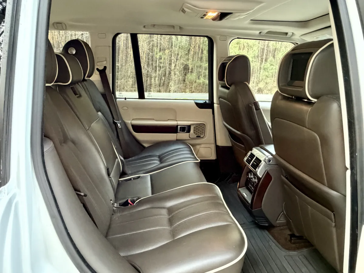 2011 Range Rover HSE Luxury