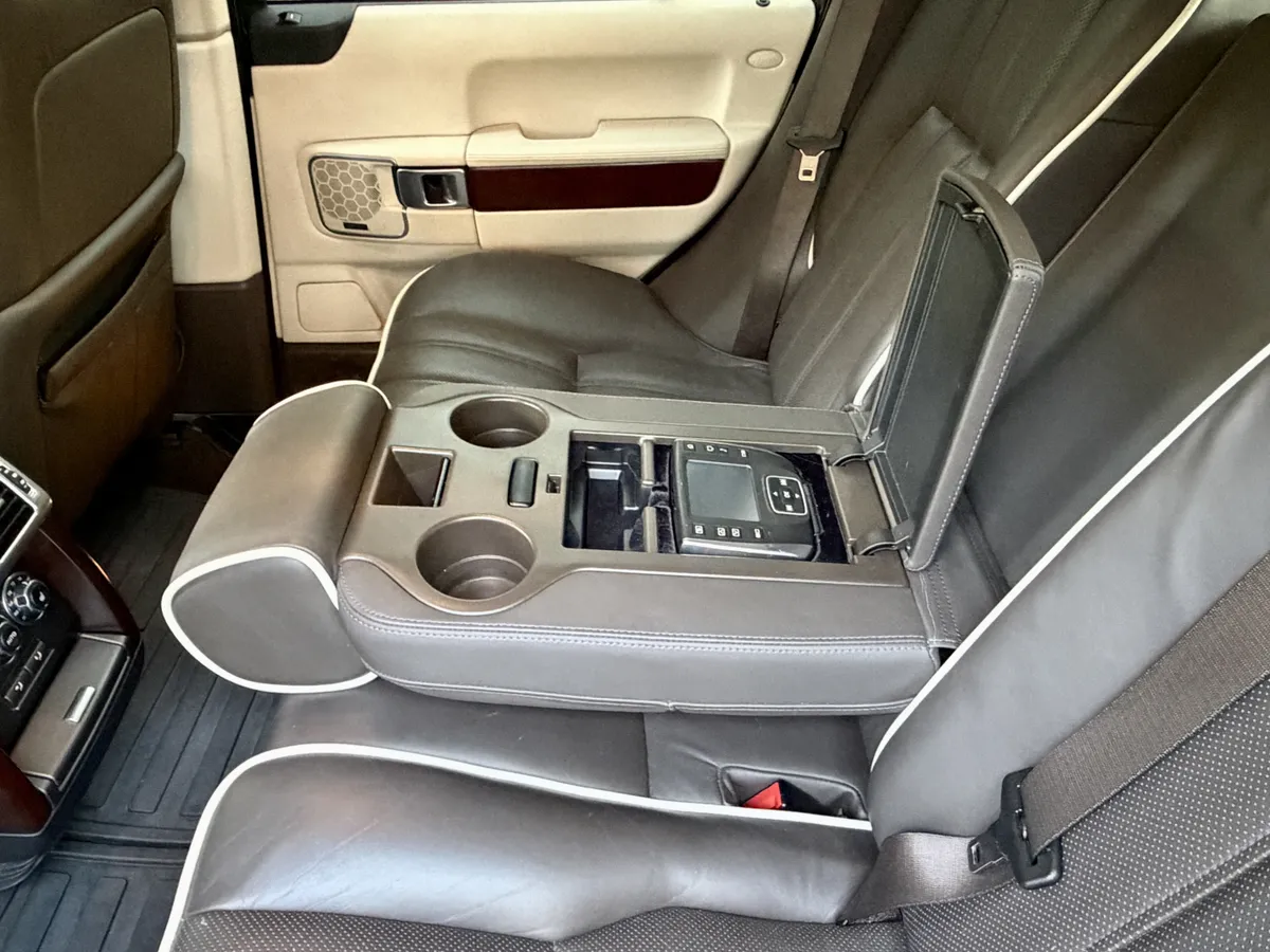 2011 Range Rover HSE Luxury