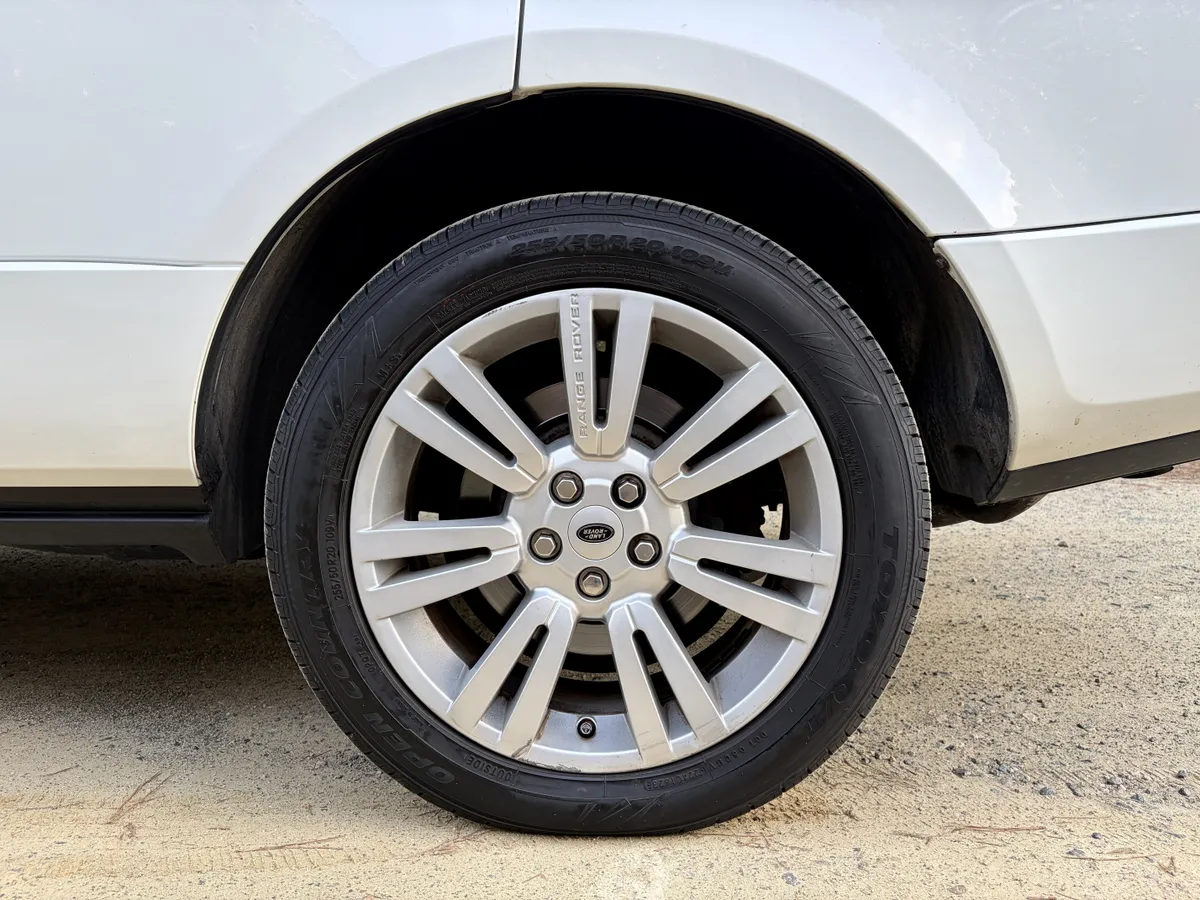 2011 Range Rover HSE Luxury