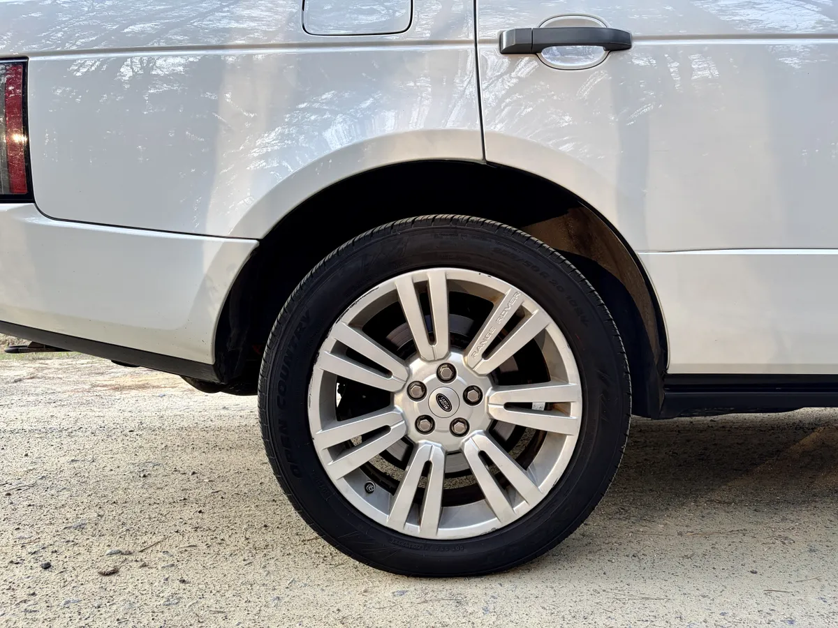 2011 Range Rover HSE Luxury