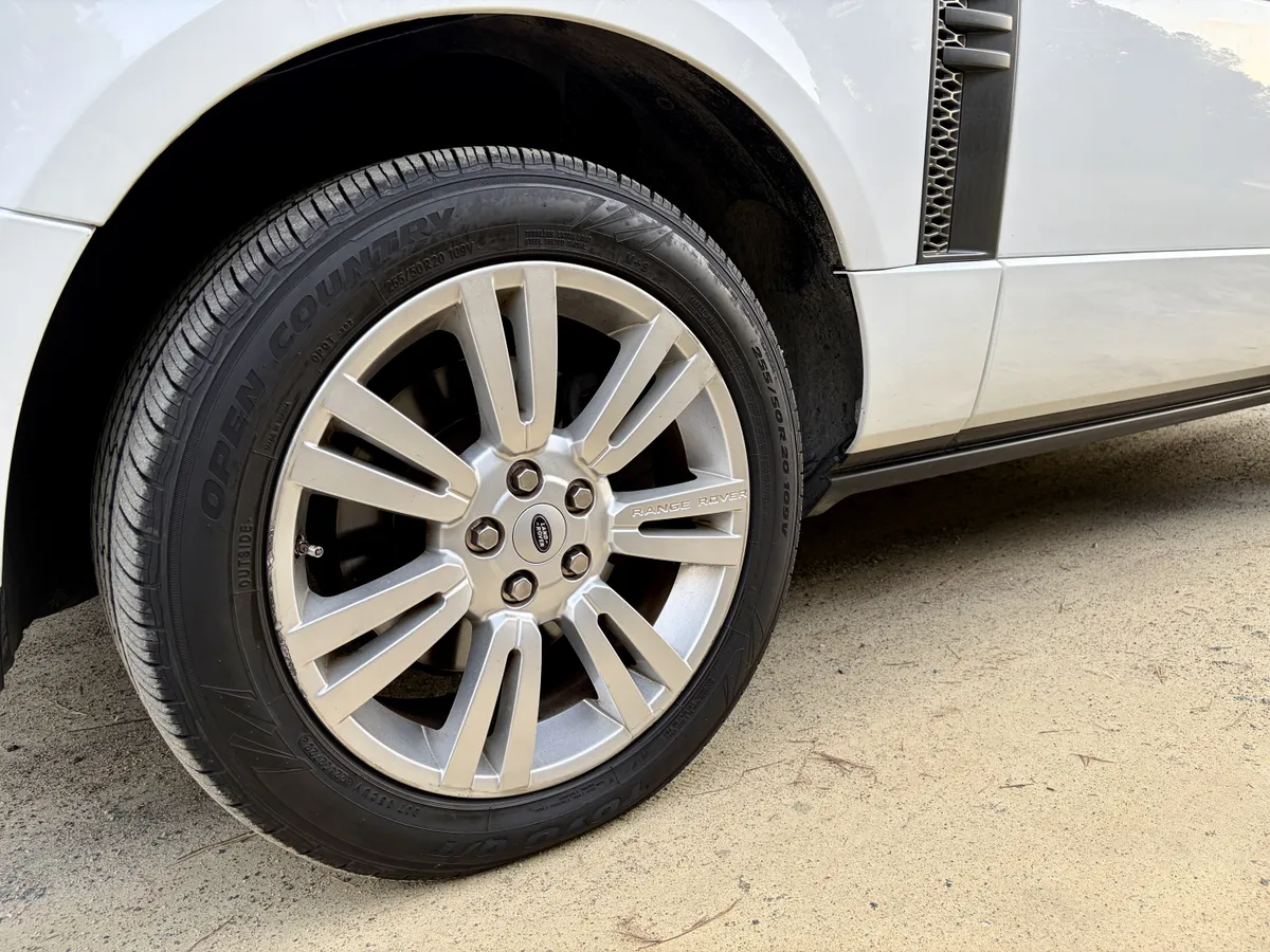 2011 Range Rover HSE Luxury