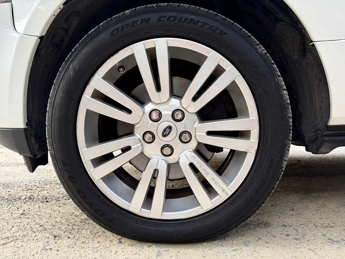 2011 Range Rover HSE Luxury