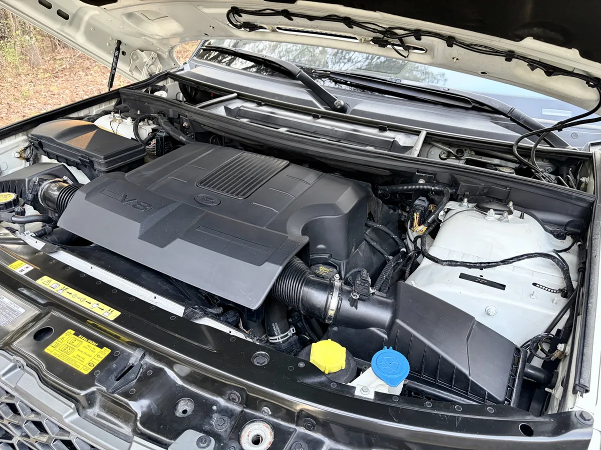 2011 Range Rover HSE Luxury