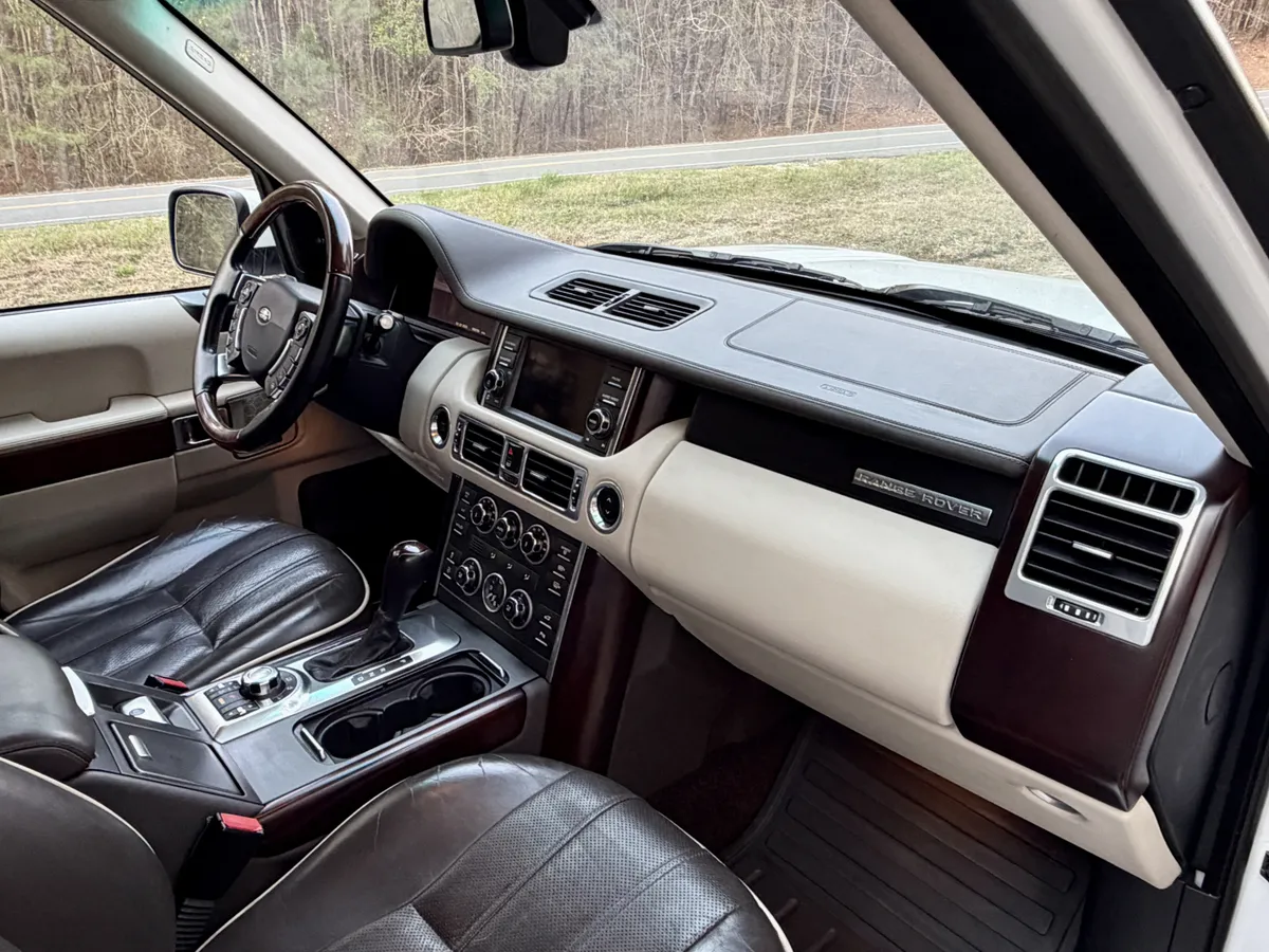 2011 Range Rover HSE Luxury