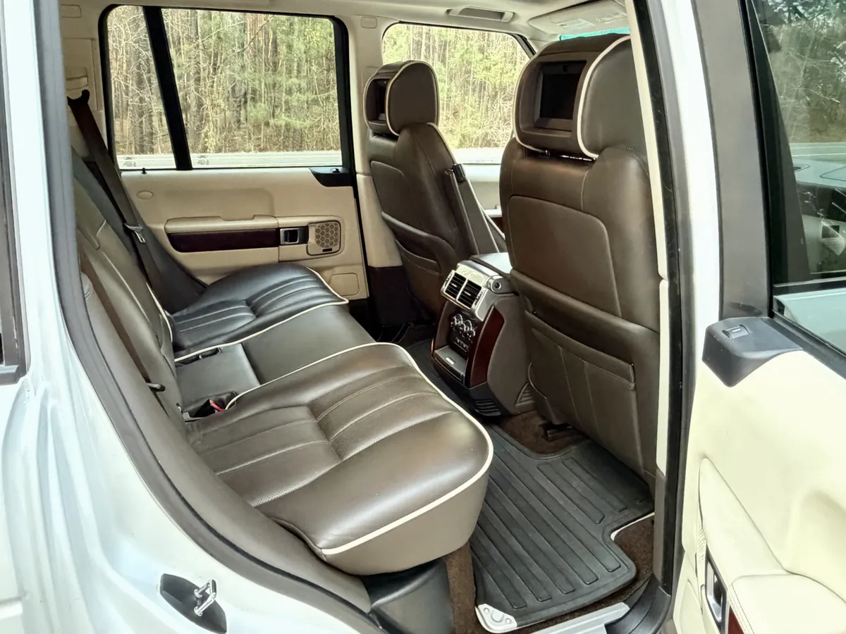 2011 Range Rover HSE Luxury