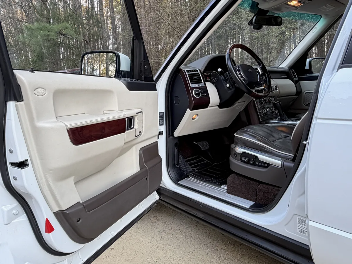 2011 Range Rover HSE Luxury