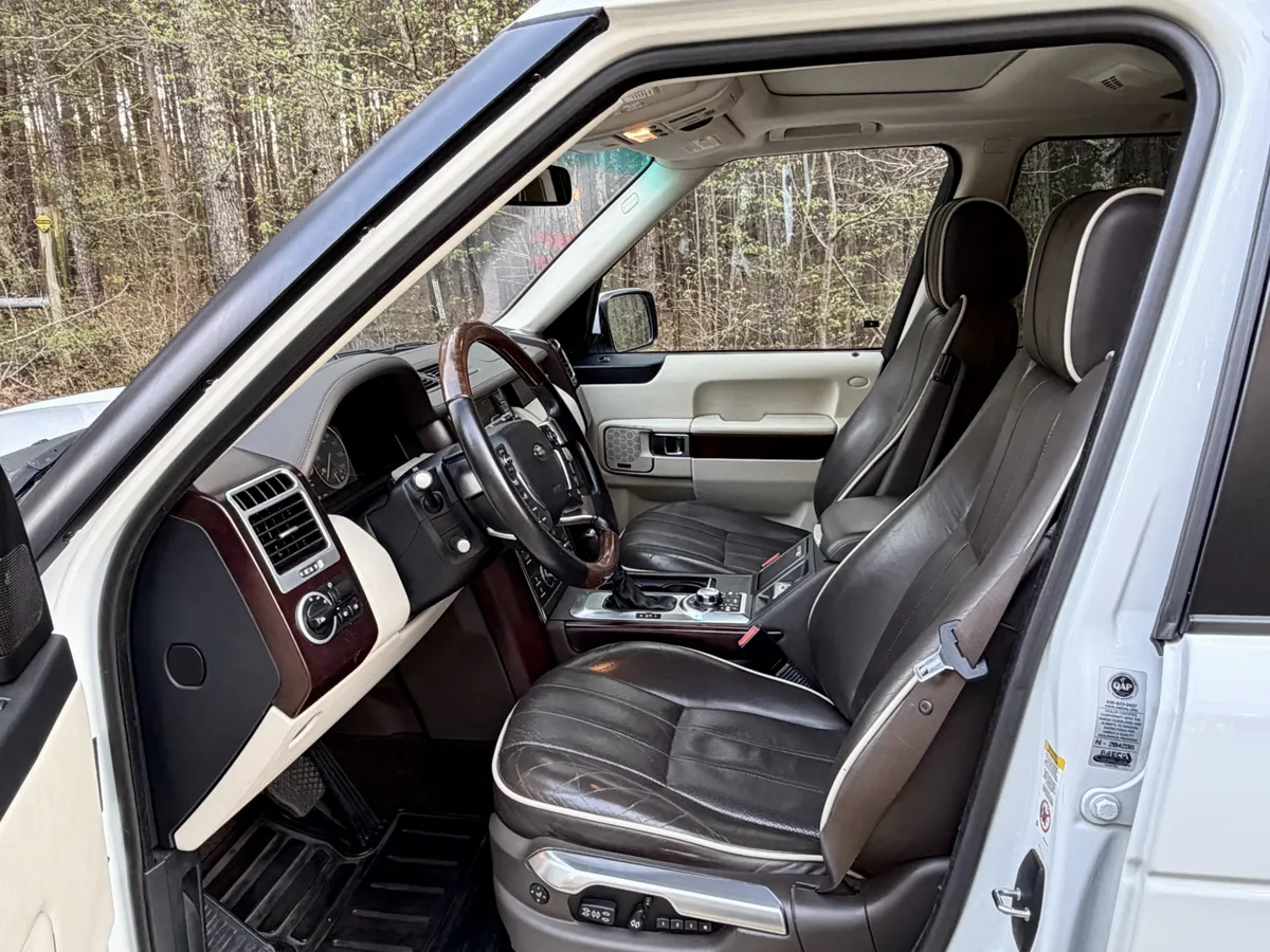 2011 Range Rover HSE Luxury - 4