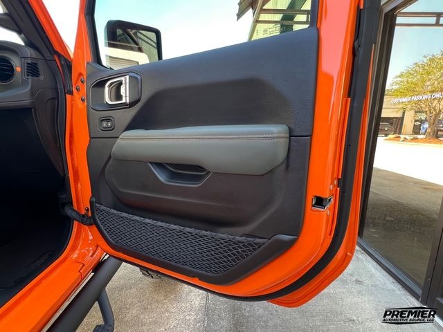 2025 Jeep Gladiator Mojave X