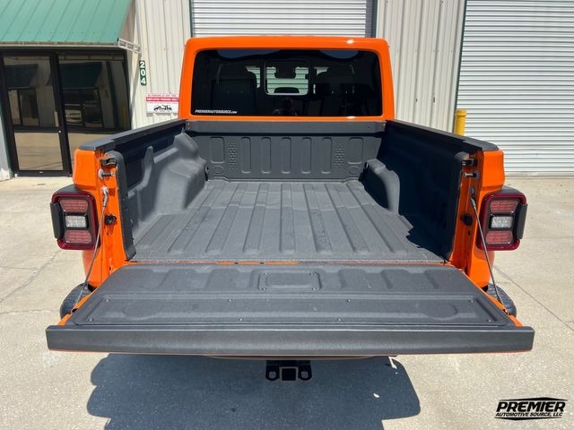 2025 Jeep Gladiator Mojave X