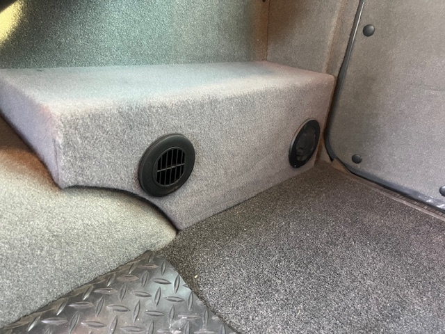 1999 Ford E-350 Super Duty 4x4 Camper