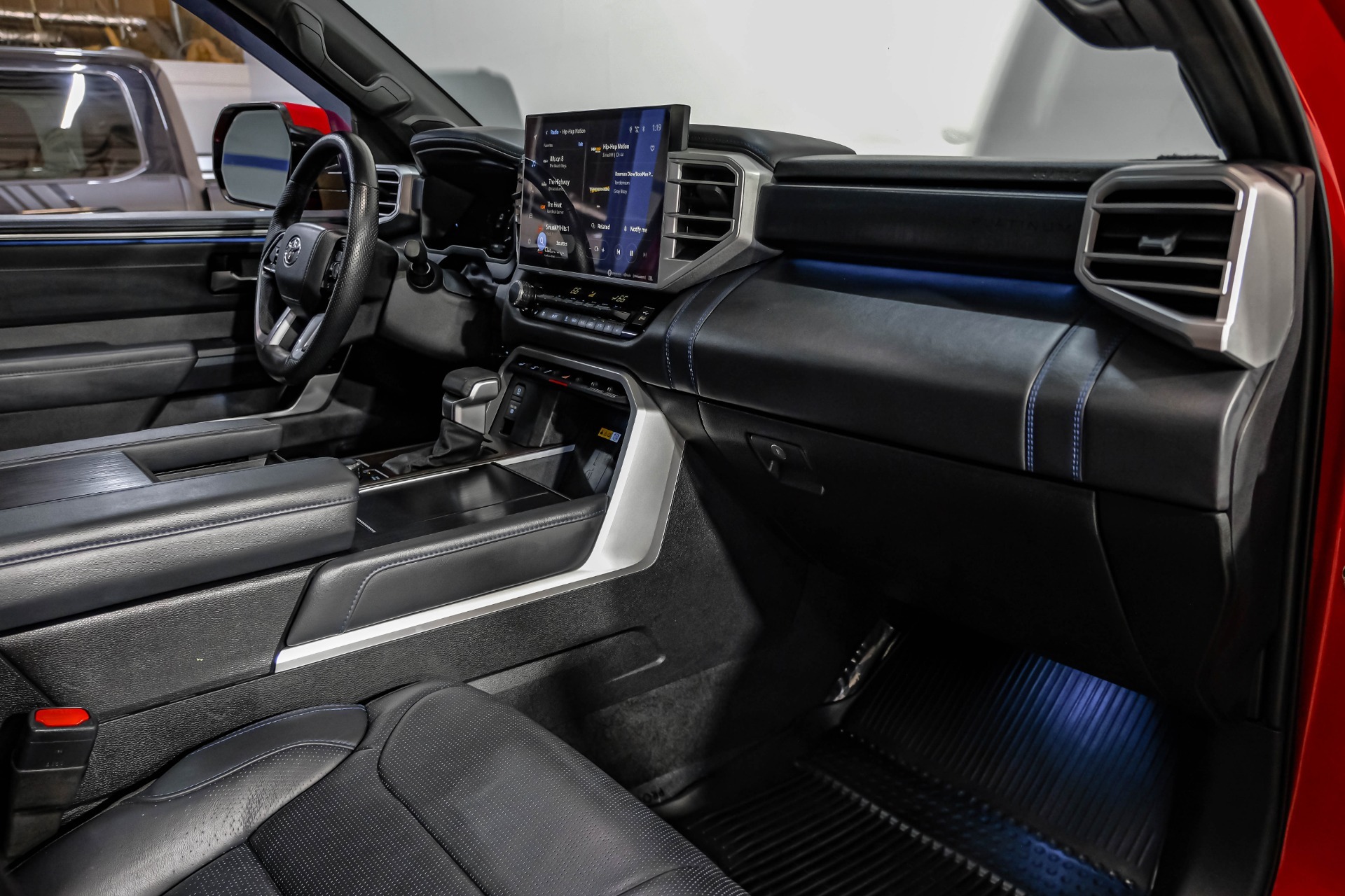 2024 Toyota Tundra Platinum HV