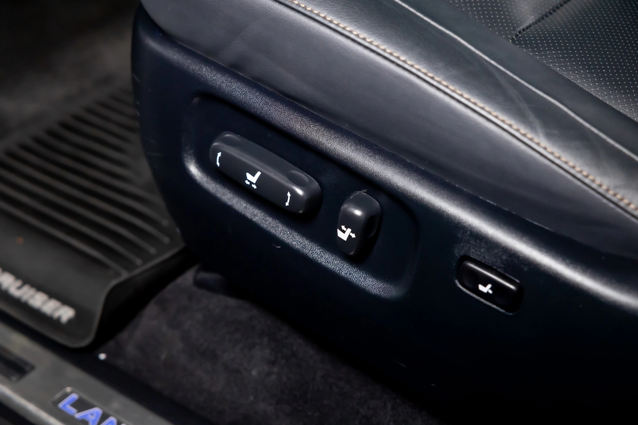 2020 Toyota Land Cruiser Heritage Edition