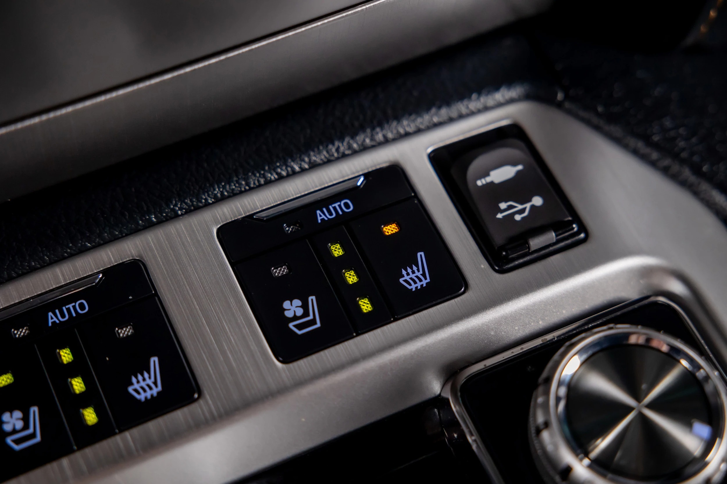 2020 Toyota Land Cruiser Heritage Edition