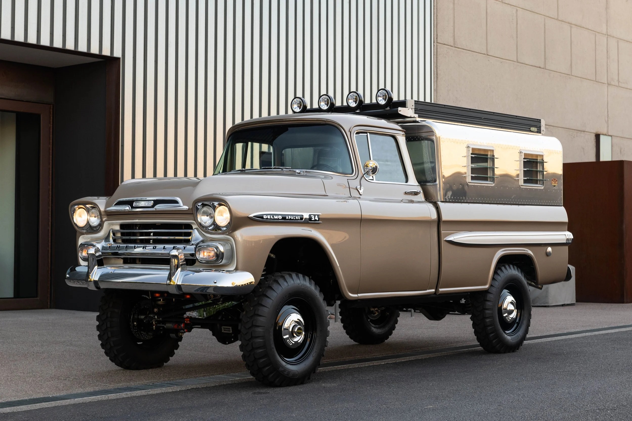 1959 Delmo Chevrolet Apache Overlander - 5