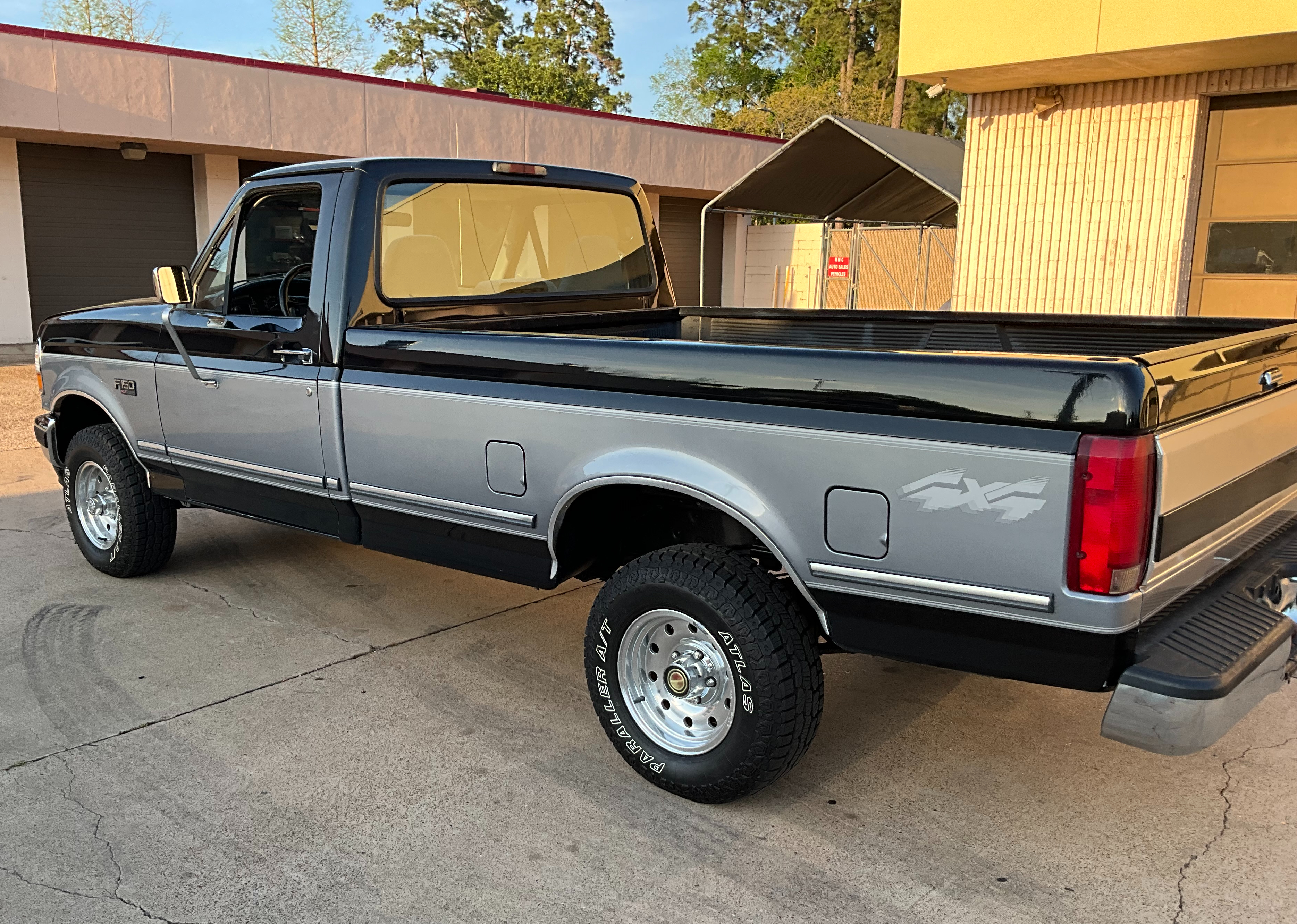 1994 Ford F-150 XLT - 3