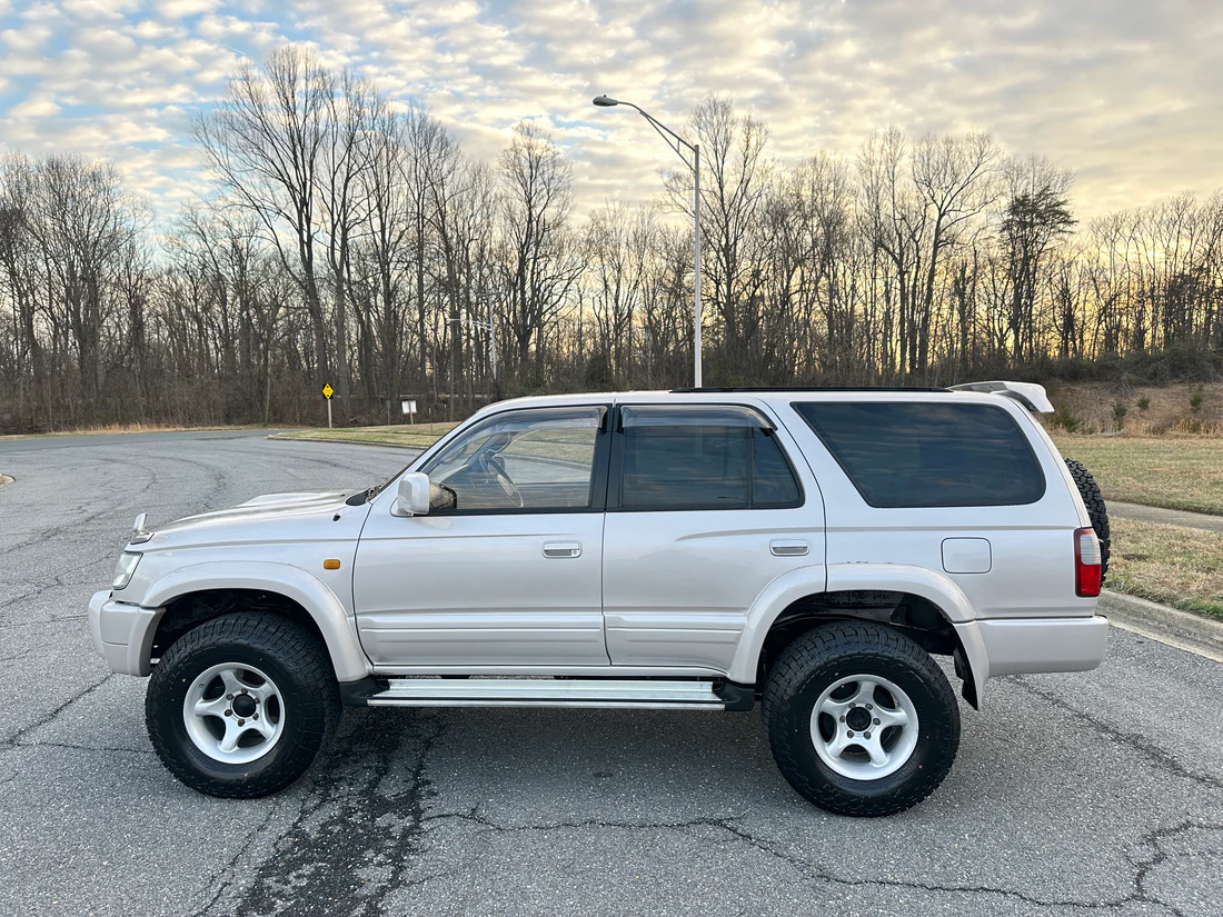 1996 Toyota Hilux Surf SSR-G - 2