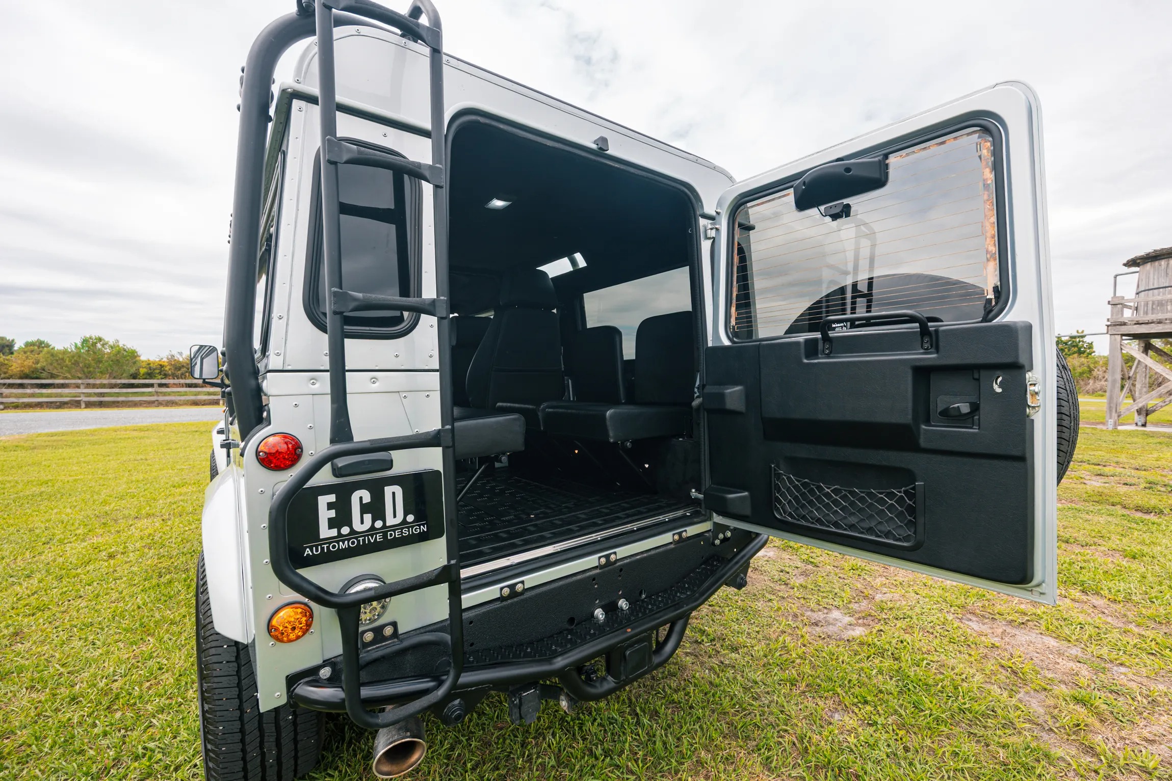 1996 ECD Vintage Land Rover Defender 110
