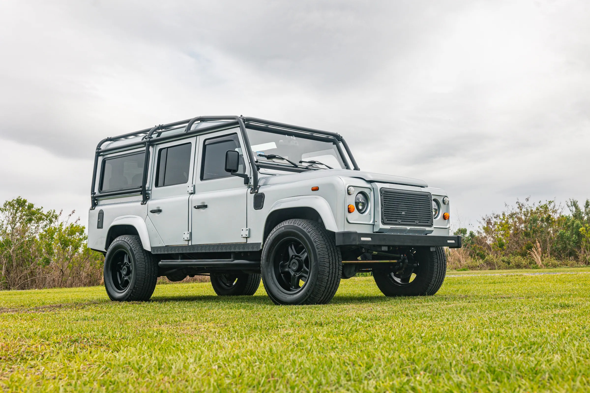 1996 ECD Vintage Land Rover Defender 110 - 5
