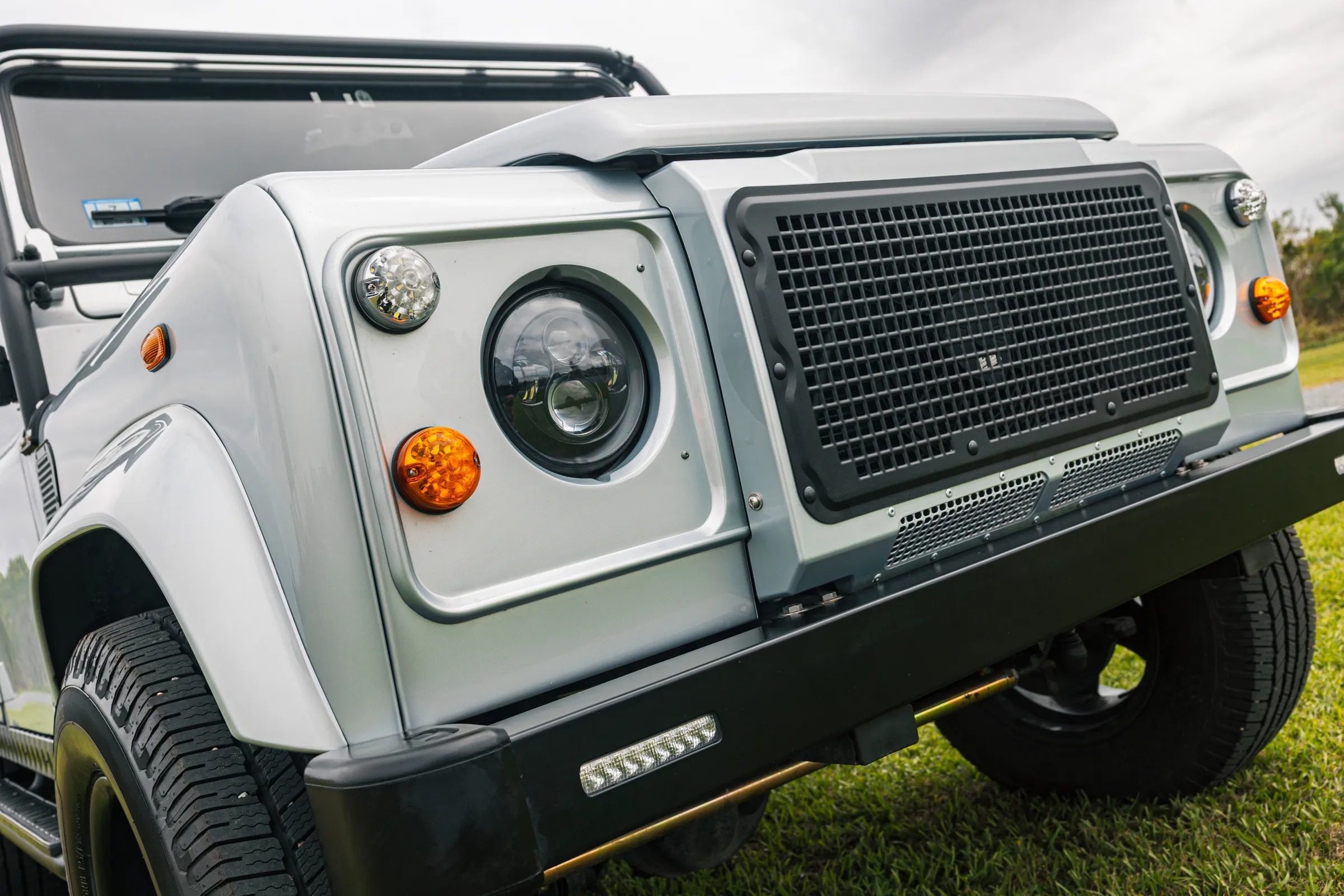 1996 ECD Vintage Land Rover Defender 110