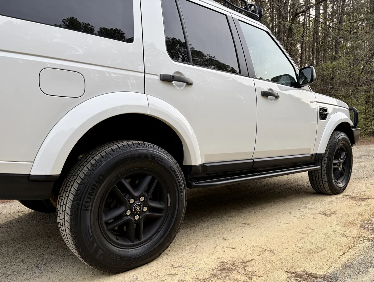 22k-Mile 2012 Land Rover LR4
