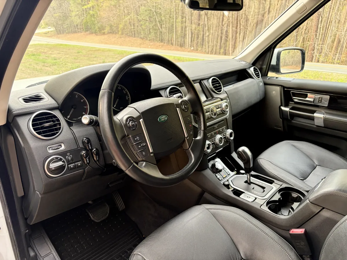 22k-Mile 2012 Land Rover LR4