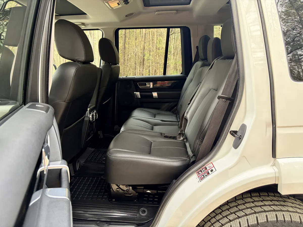 22k-Mile 2012 Land Rover LR4