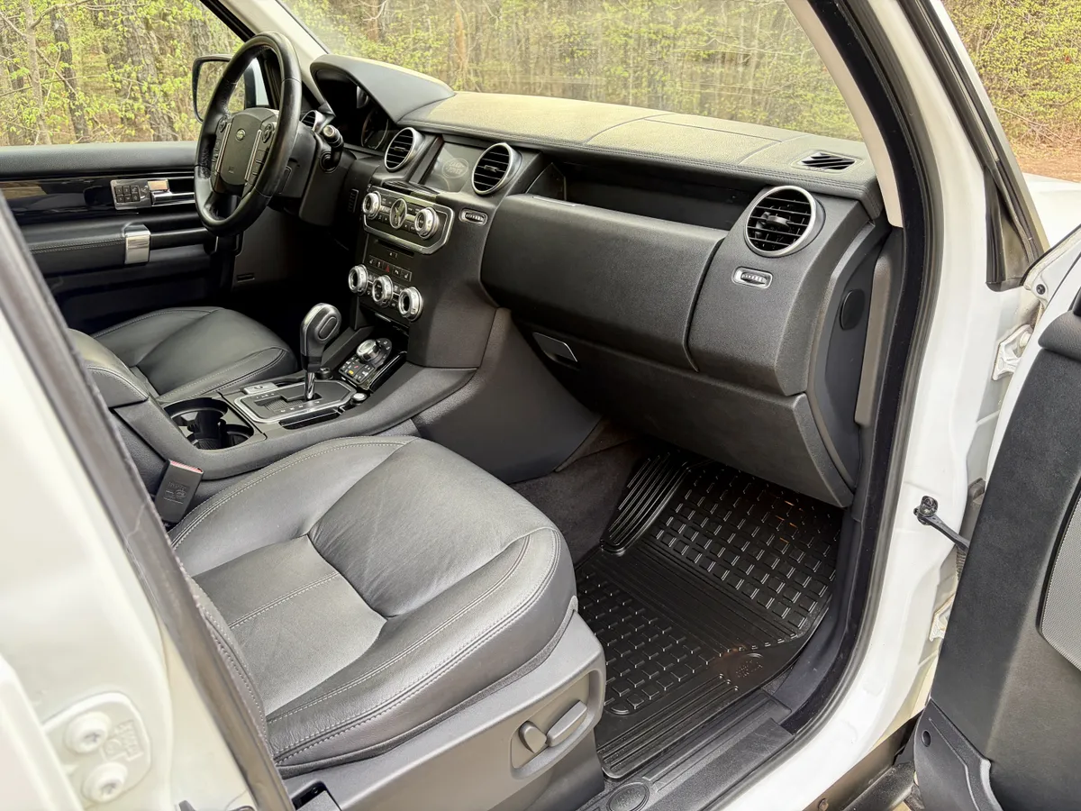 22k-Mile 2012 Land Rover LR4