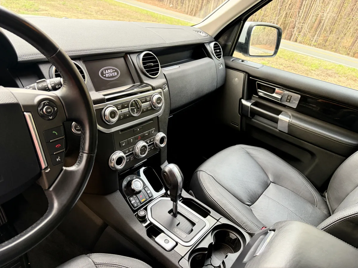 22k-Mile 2012 Land Rover LR4