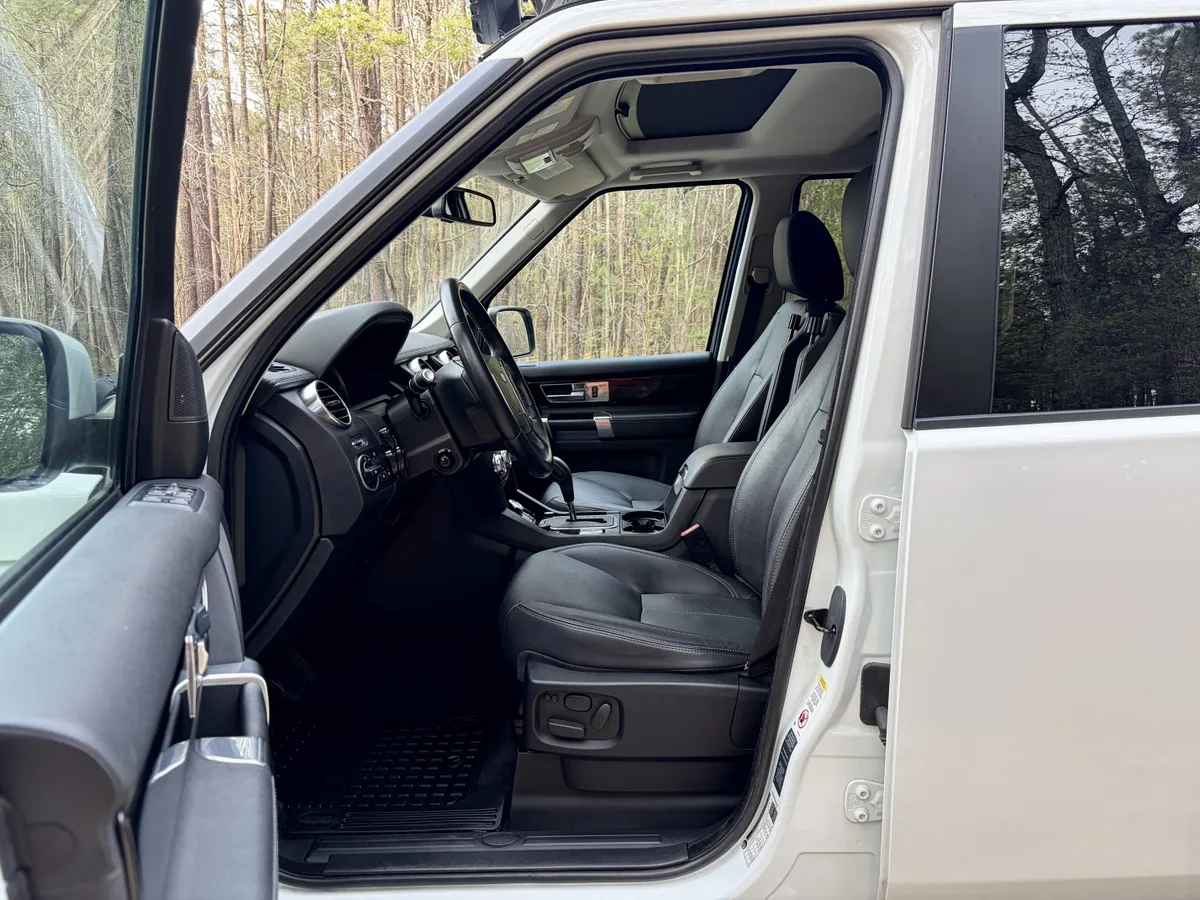 22k-Mile 2012 Land Rover LR4