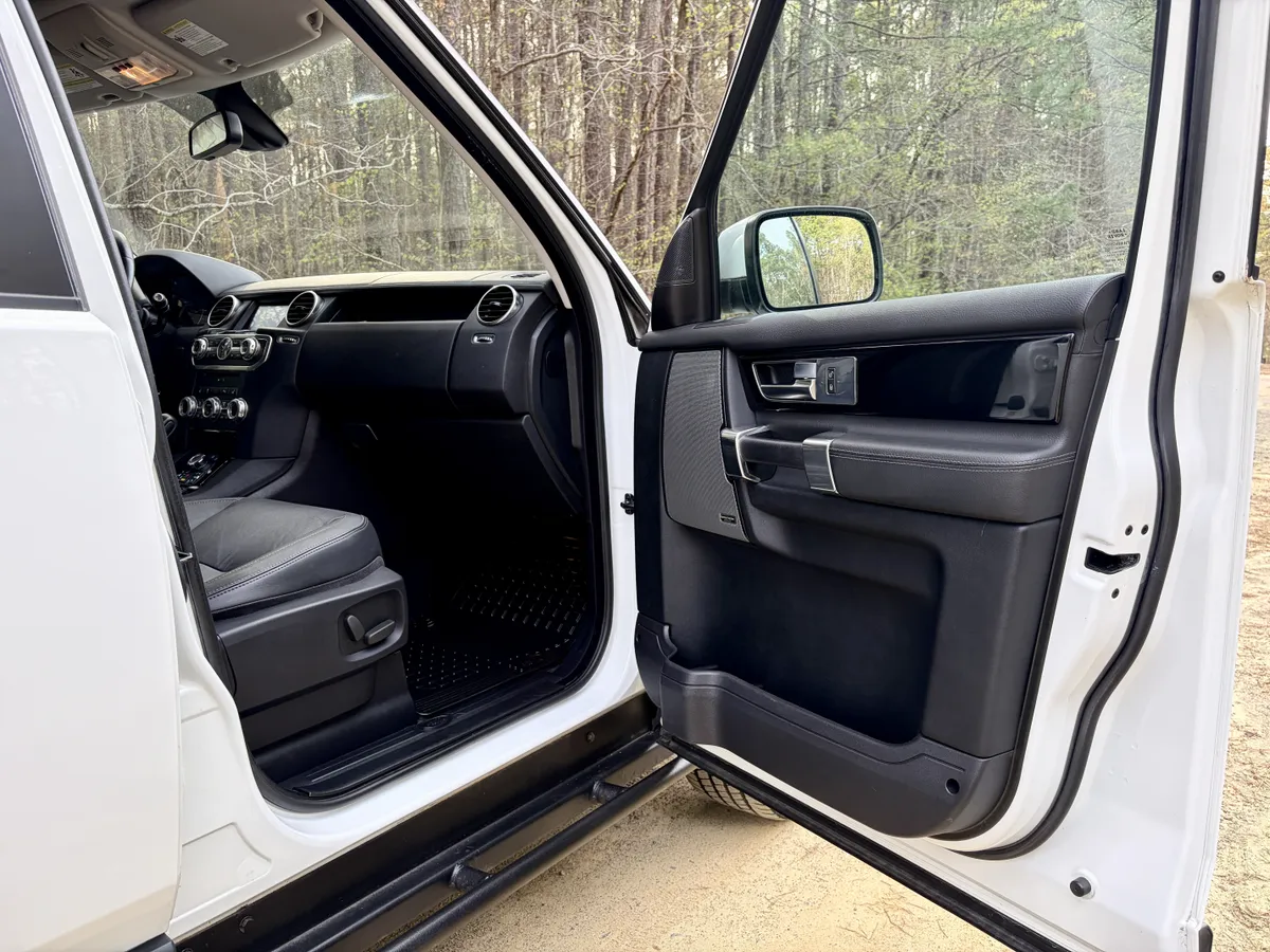 22k-Mile 2012 Land Rover LR4