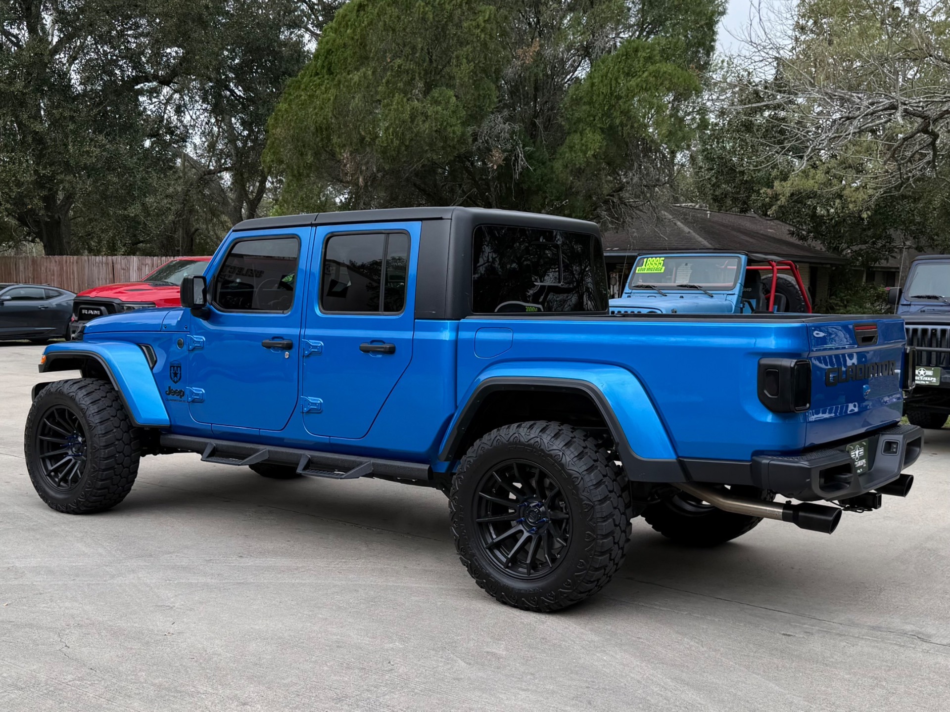 2023 Jeep Gladiator Sport S - 5