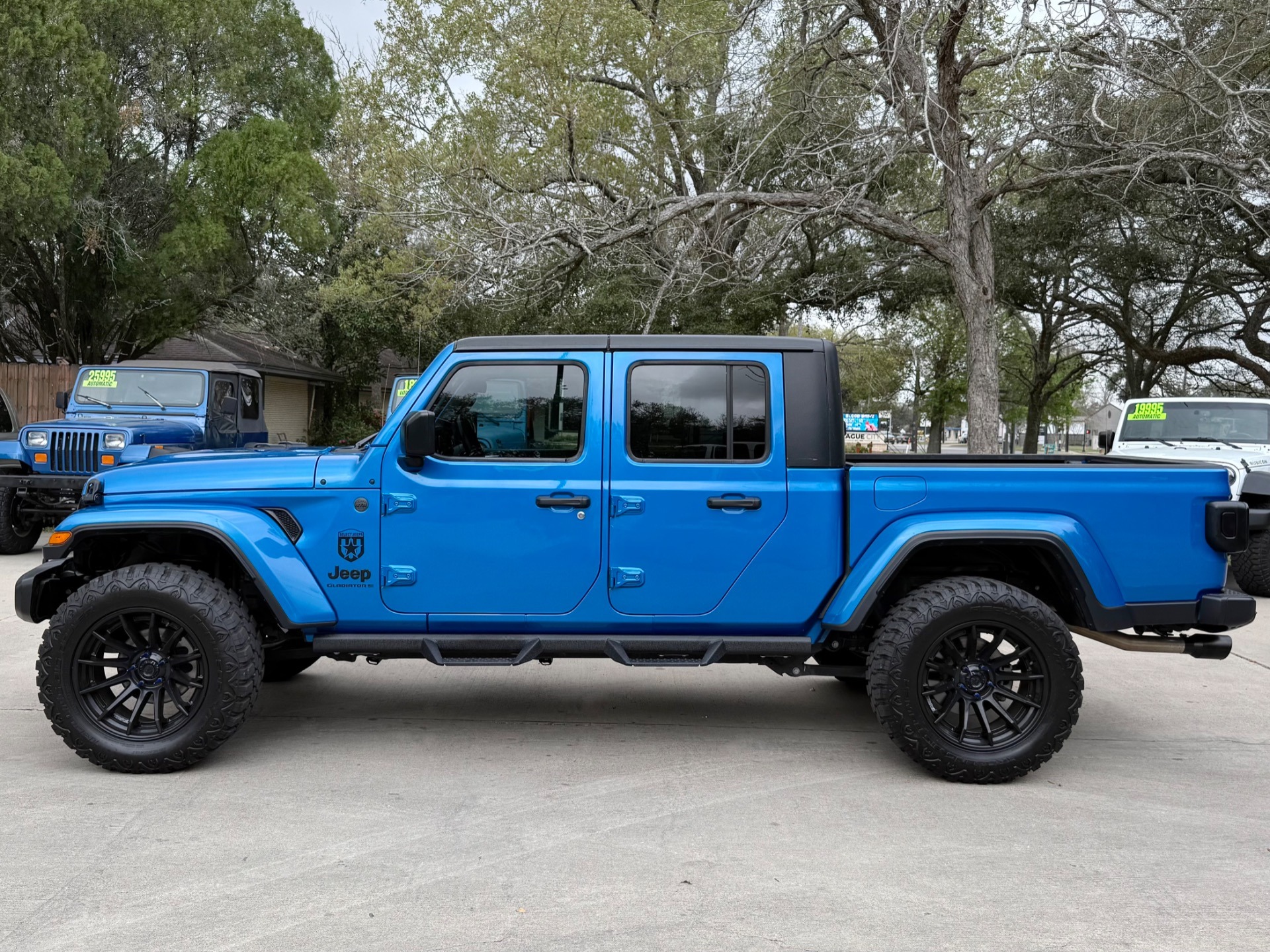 2023 Jeep Gladiator Sport S - 2