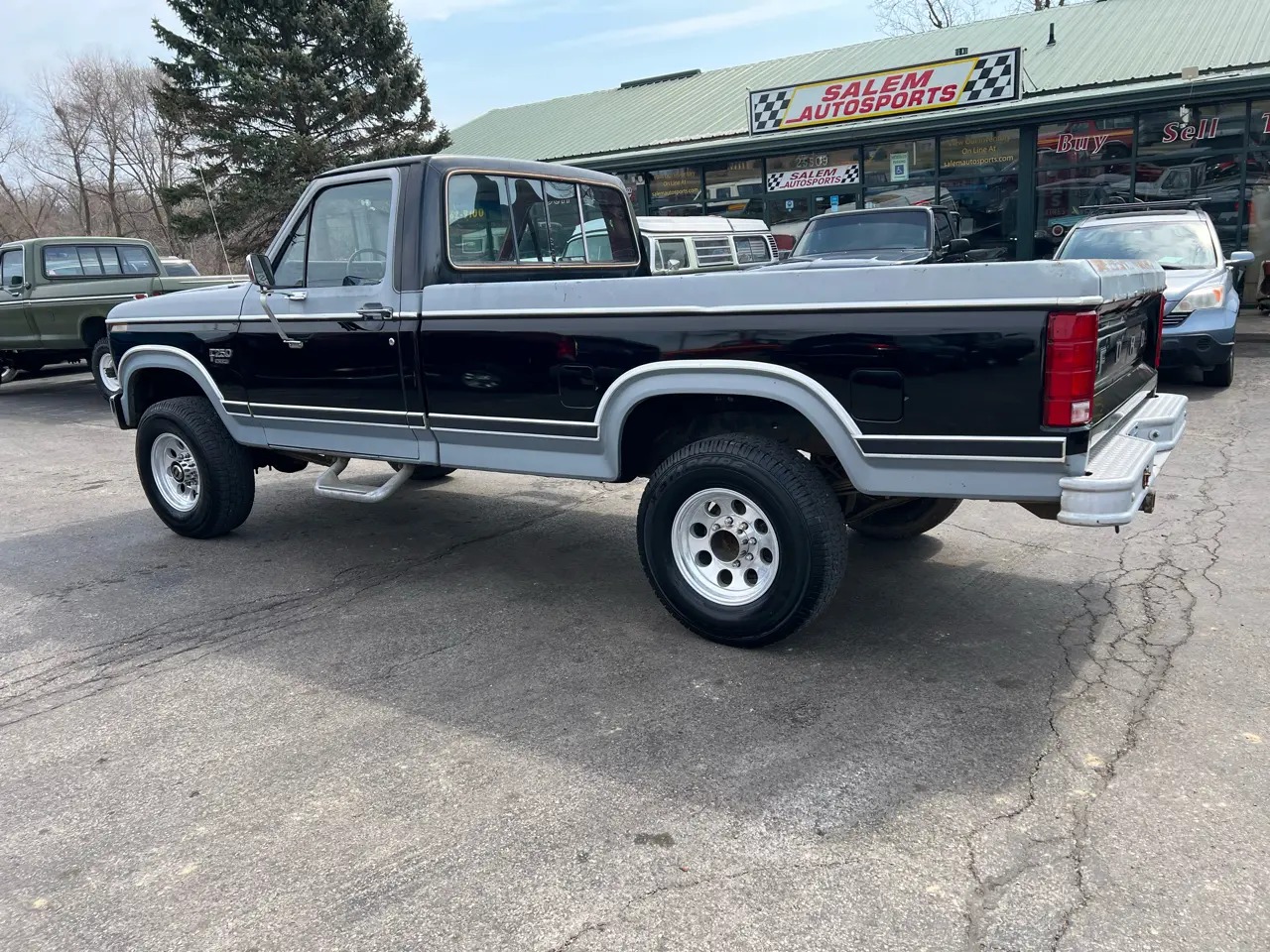 1984 Ford Pickup F-250 Styleside - 5