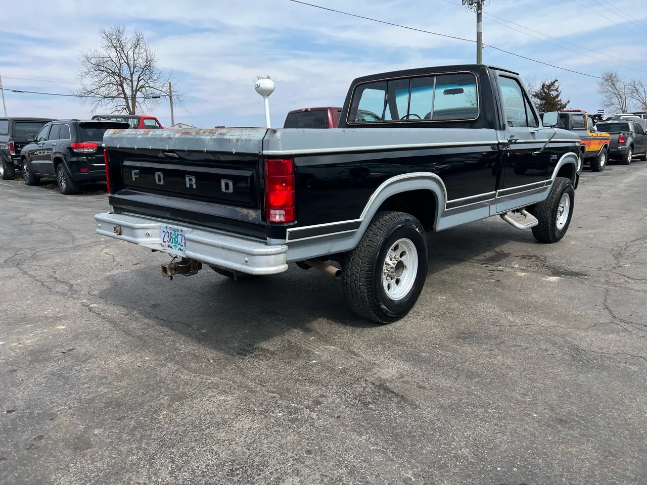 1984 Ford Pickup F-250 Styleside - 3