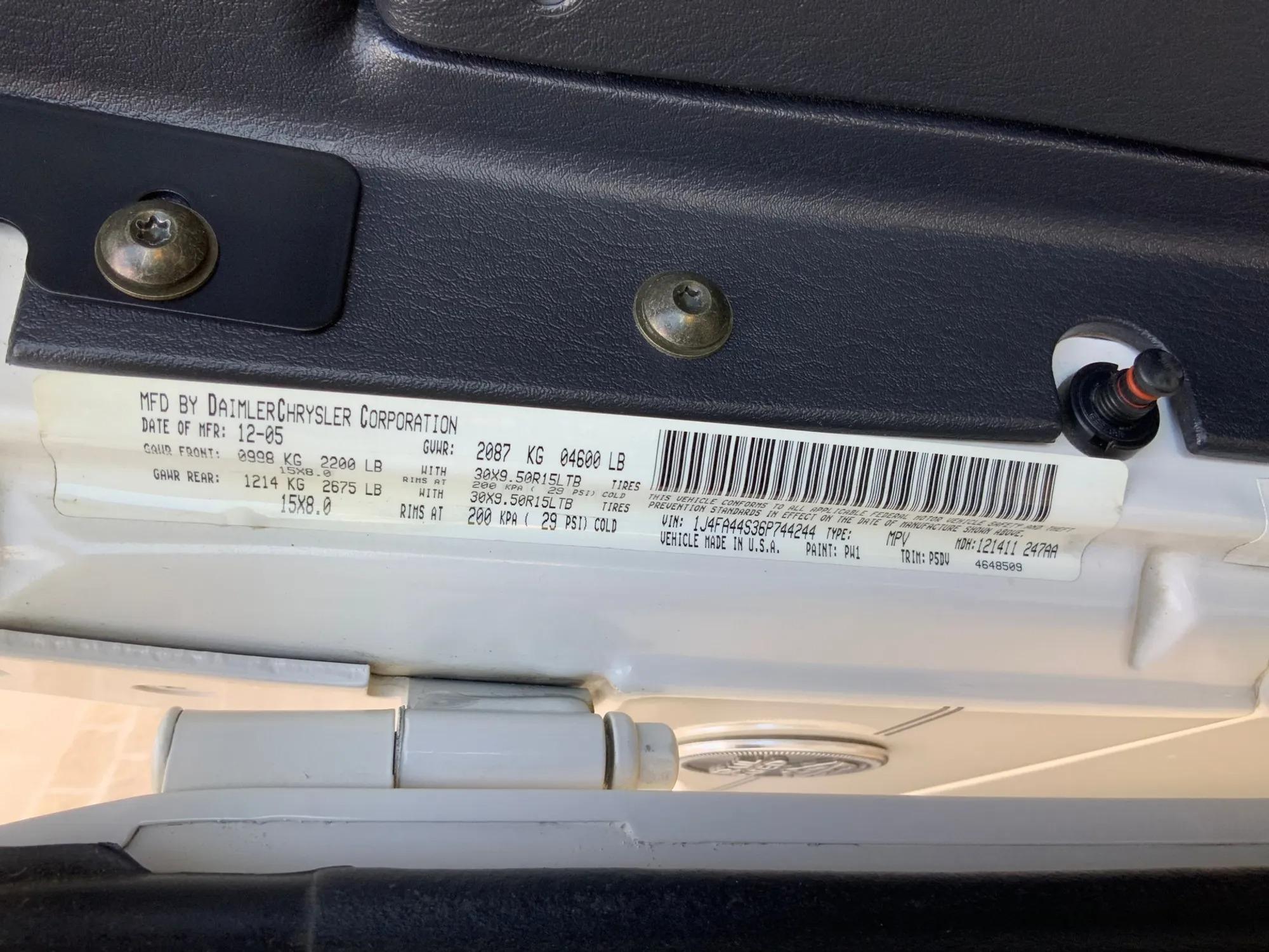 46k-Mile 2006 Jeep Wrangler Unlimited LJ Sport 4×4